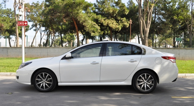 renault latitude 2.0 dCi testi otogundem2