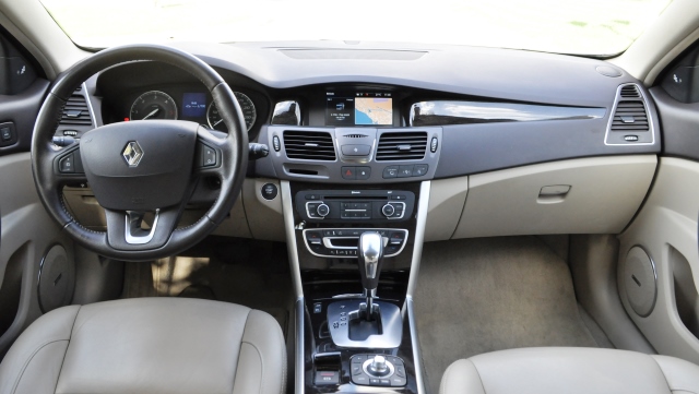 renault latitude 2.0 dCi testi otogundem3
