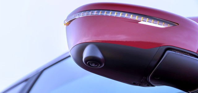 Nissan_Kamera_otogundem