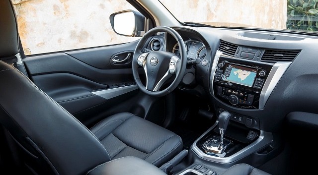 Nissan-NP300_Navara_otogundem