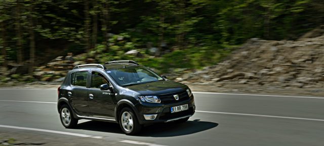 1462536950_Sandero2