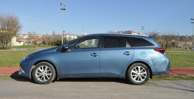 toyota-auris-st-otogundem-test
