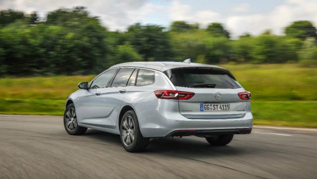 Opel-Insignia-Sports-Tourer-otogundem