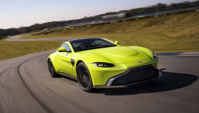 Aston_Martin-Vantage-mercedes-benz amg gt karşılaştırma otogundem (5)