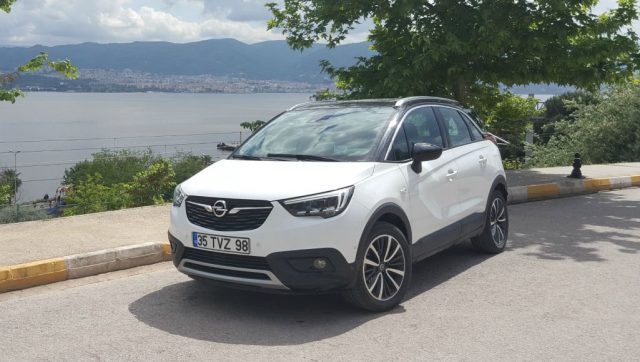 Opel Crossland X 1.6 CDTI (3)