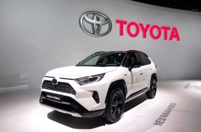 Yeni RAV4 Hybrid otogundem