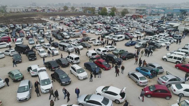 BURSA’DA "NÖBETÇİ NOTER" UYGULAMASI BAŞLADI, ARABA PAZARINDA ADIM ATACAK YER KALMADI