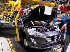 Ford sosyal mesafe için titretiyor