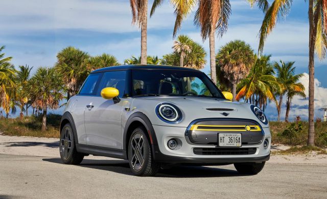 Mini-Cooper_SE otogundem (1)