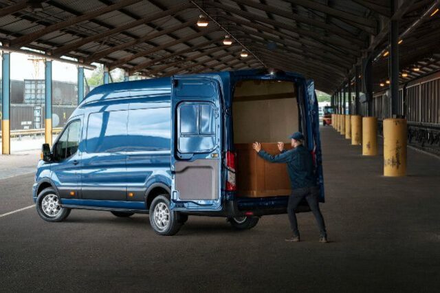 Ford_Transit_Van_minibus otogundem (1)