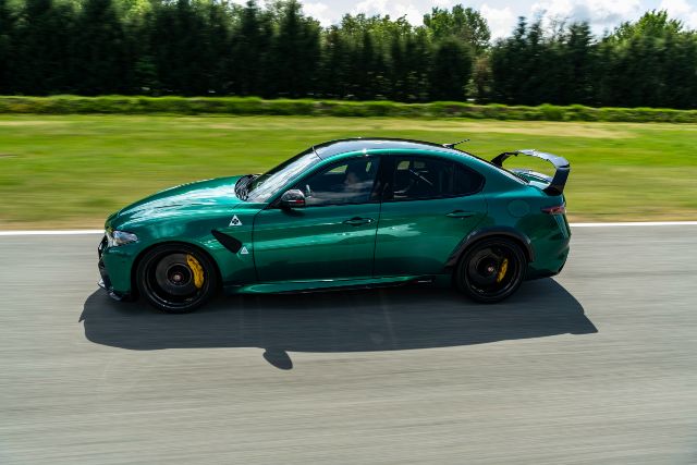 Giulia GTAm otogundem kimi raikkonen (1) (1)