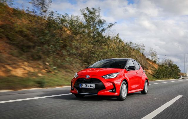 Toyota Yaris 1.5 litrelik benzinli test sürüşü otogundem 5