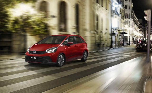 Honda_Jazz_eHEV_yeni otogundem (2) (1)