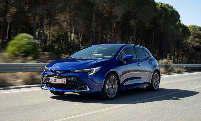 Corolla Hatchback otogundem (1) (1)
