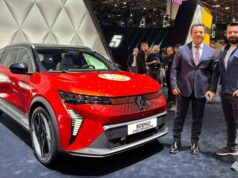 Scenic elektriklendi yılın otomobili seçildi