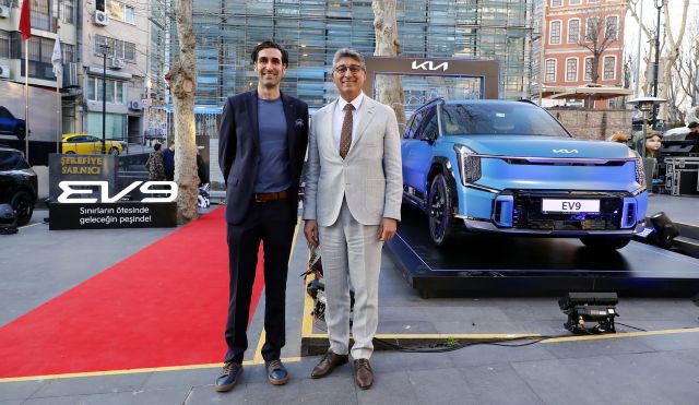 Kia EV9 Lansman - Kia Kıdemli Dış Tasarımcı Berk Erner & Kia Türkiye Genel Müdürü Can Ağyel otogundem